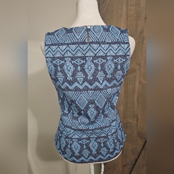 J. MCLAUGHLIN Tania Sleeveless Crewneck Jaquard Fitten Top In Navy/blue. XS - Picture 10 of 10